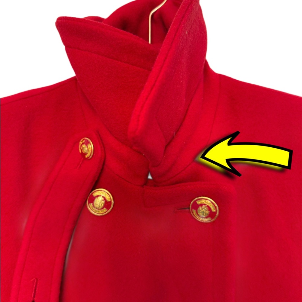SAKS FIFTH AVENUE RED FLAG FLEURETTE WITH GOLD BUTTONS. RED TOTE INCLUDED - Picture 5 of 7